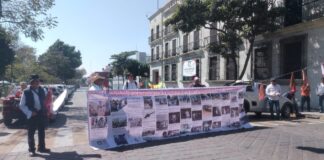 Víctimas de tortura bloquean avenida Juárez y toman sede del Poder Judicial; acusan incumplimiento de sentencias