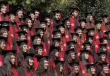 Colapsa plataforma durante foto de graduación en la Ibero; 33 personas fueron valoradas