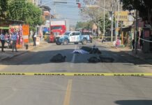 Muer3 motociclista tras ser arrollado por un camión