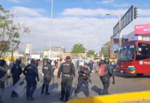 Desalojan a manifestantes en Cinco Señores y ADO