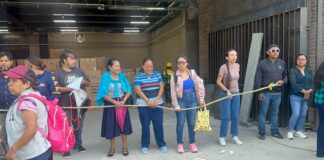 Padres de familia toman el nuevo estadio de los Guerreros de Oaxaca, por generar afectaciones viales