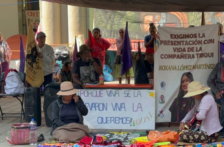 Integrantes del CIPO se suman al plantón de la Sección 22 y exigen justicia por Roxana López Martínez