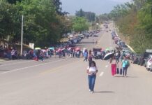 Inician maestros bloqueos en Oaxaca en su tercer día de paro