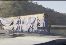 Vuelca tráiler cargado de triplay en la autopista Nochixtlán–Oaxaca; reportan cierre parcial
