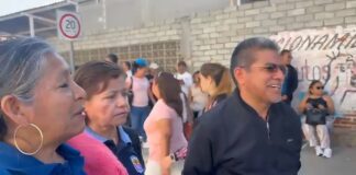 Trabajadores de la Sección 35 del SNTSA protestan en sus oficinas sindicales sobre Leandro Valle