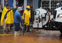 Gobierno estatal activa acciones de limpieza y apoyo por lluvias en Costa e Istmo