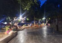Maestros empiezan a levantar su plantón en el centro de Oaxaca