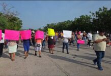 Exigen frenar derrames de Pemex; pescadores de Bahía La Ventosa denuncian grave daño ambiental