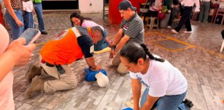 Capacita Protección Civil Municipal a locatarios del Mercado Hidalgo en primeros auxilios