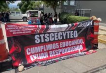 Integrantes del STSCECYTEO se movilizan en la capital; piden respuestas a su pliego 2026