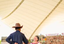 Turistas Nacionales e Internacionales comparten su experiencia durante la Guelaguetza 2026