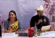 Presentan botella conmemorativa de Mezcal Mar de Amor por la Guelaguetza 2026