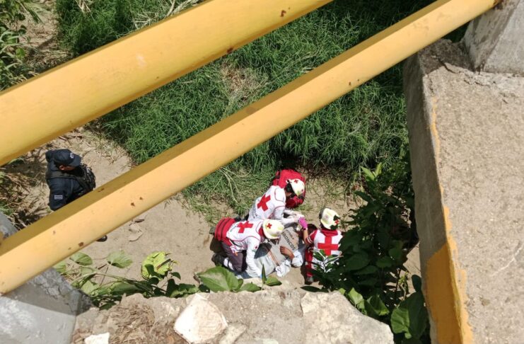 Hombre cae de un puente en la Colonia Ampliación Dolores