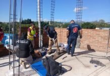 Albañil muere electrocutado y dos trabajadores más resultan gravemente heridos