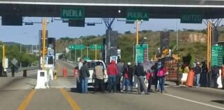 Amanece tomado la Caseta de Huitzo este viernes