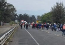 FPR y UPCM bloquean paso en Nochixtlán