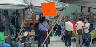 Para exigir más maestros; docentes de Telesecundarias bloquean sobre Armenta y López