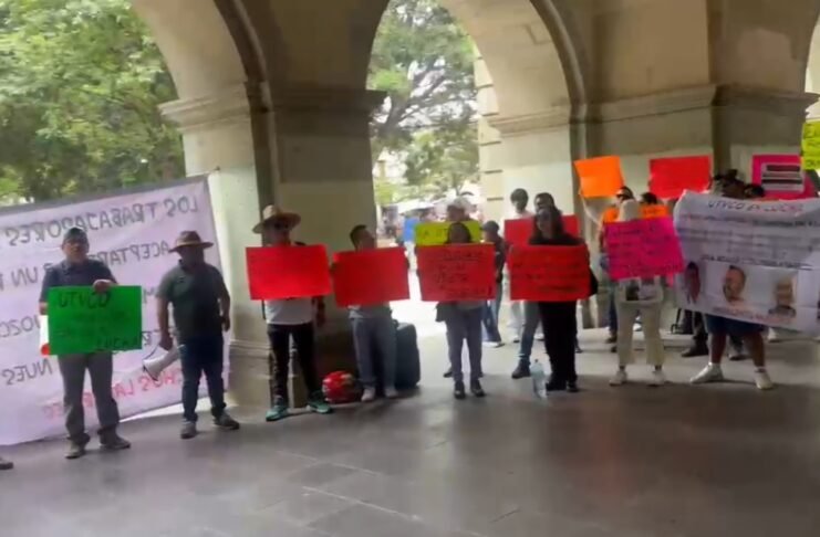 Catedráticos de la UTVCO mantienen presencia en el Palacio de Gobierno