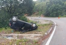 Solo daños materiales tras volcadura en la carretera 175