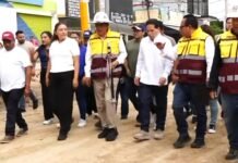 Recorren Gobernador Salomón Jara y Director de Ceabien obras en Av. El Rosario