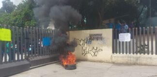 Toman el “Edificio de Cristal” de la Sección 22; exigen entrega de claves de sus jubilados