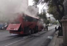 Se incendia autobús turístico procedente de Oaxaca en la CDMX