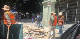 Gobierno Municipal mantiene acciones de limpieza en el Zócalo de Oaxaca de Juárez