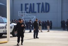 Amagan policías estatales en irse a paro