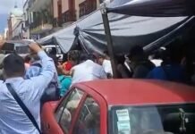 Se confrontan maestros y normalistas en el edificio de la Sección 22