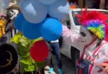 Varias comparsas recorren desde este jueves calles de la capital